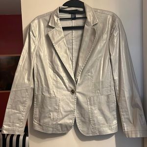 Gorgeous DKNY blazer/jacket in gold. Size 4. One button. Front pockets.